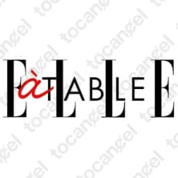 Elle à Table